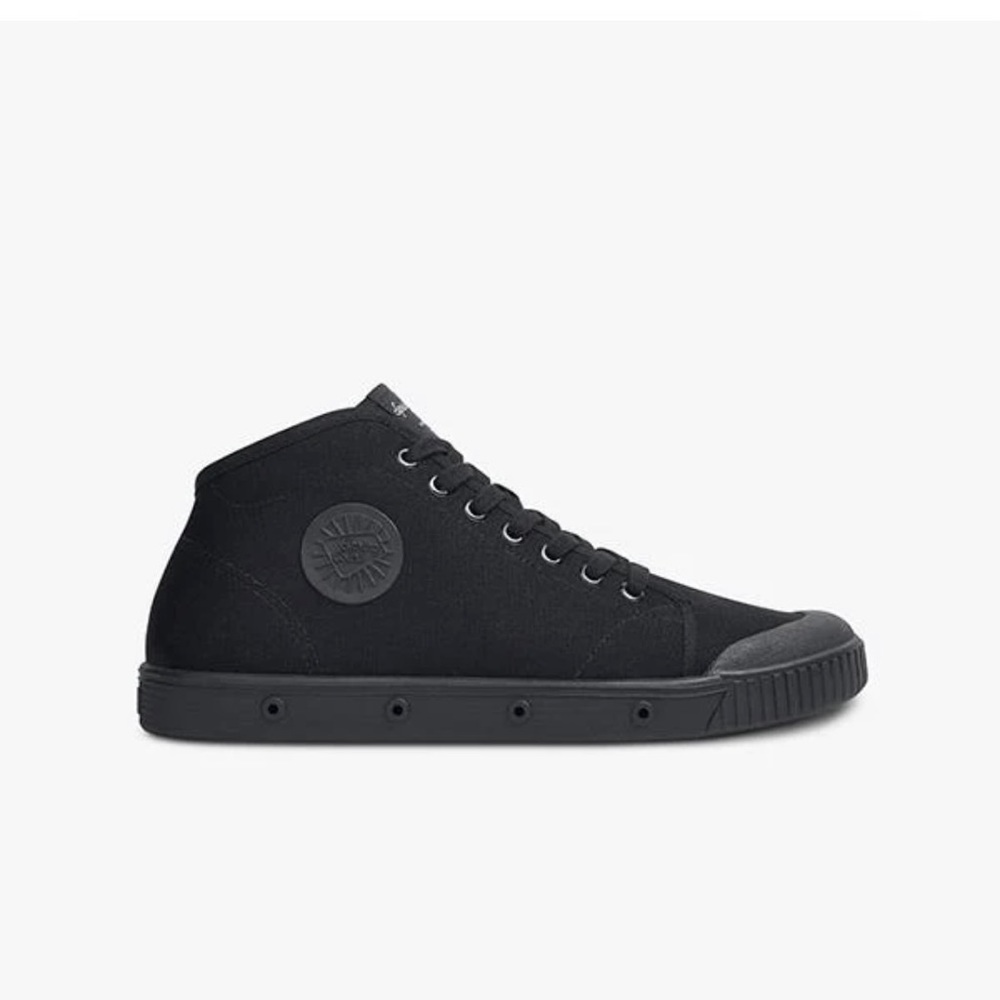 SPRING COURT B2 MENS ORGANIC CANVAS IN BLACK size 42/ Men’s 9